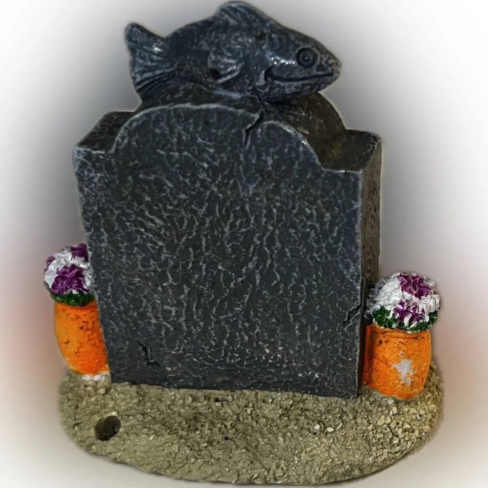 🍄Tombstone Aquarium Decor “RIP Gone Fishin’” Flowers Hand Fish Halloween Fall